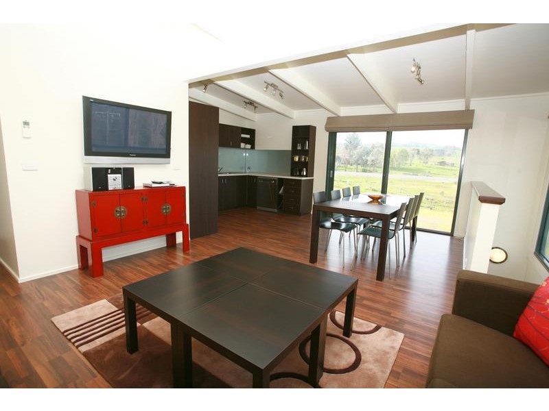 Oak/4 Omega St, Merrijig VIC 3723