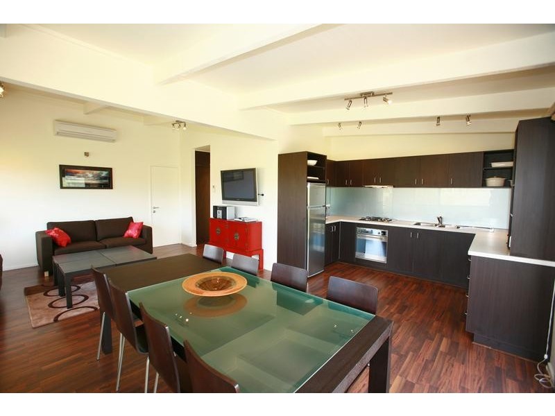 Oak/4 Omega St, Merrijig VIC 3723