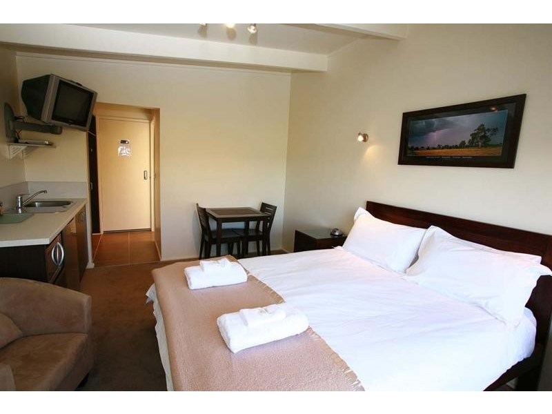 Oak/4 Omega St, Merrijig VIC 3723