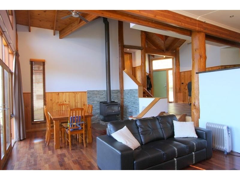 7 Summit View Crt, Merrijig VIC 3723