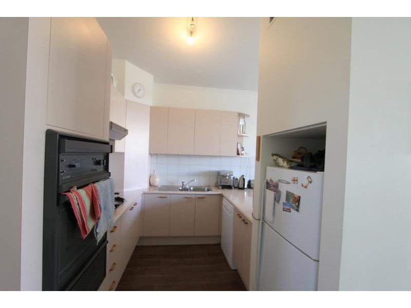 39/15 Beach st, Port Melbourne VIC 3207