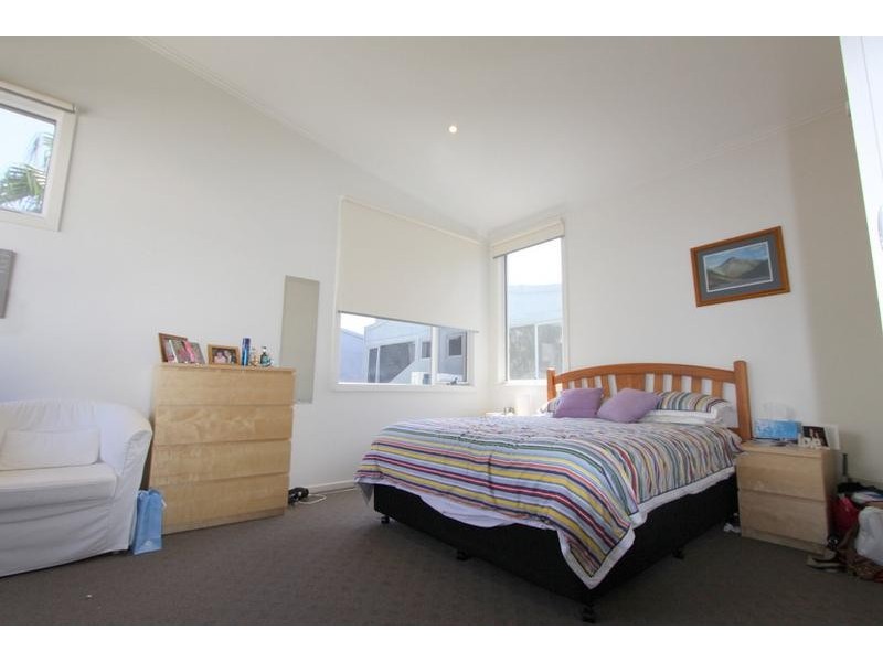 39/15 Beach st, Port Melbourne VIC 3207