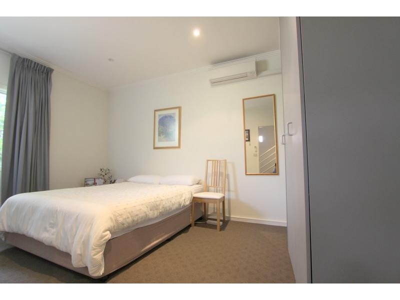 39/15 Beach st, Port Melbourne VIC 3207