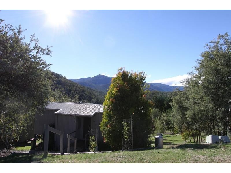 2/1 Summit View Crt, Merrijig VIC 3723