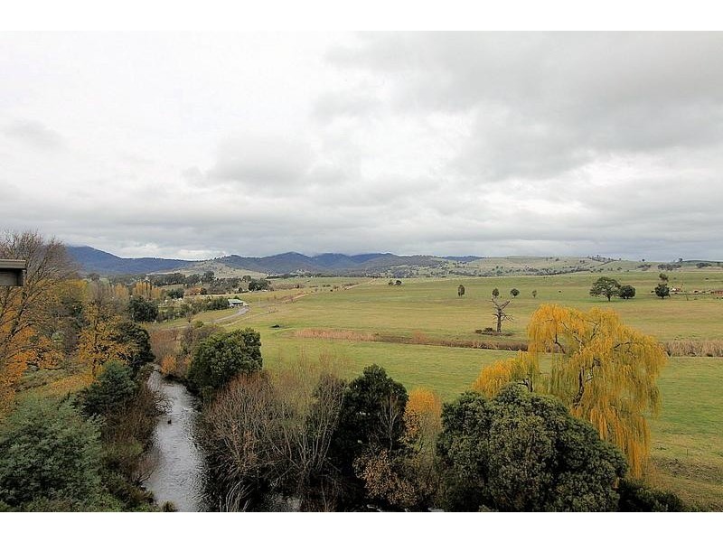 9 and 10/4 Omega st, Merrijig VIC 3723