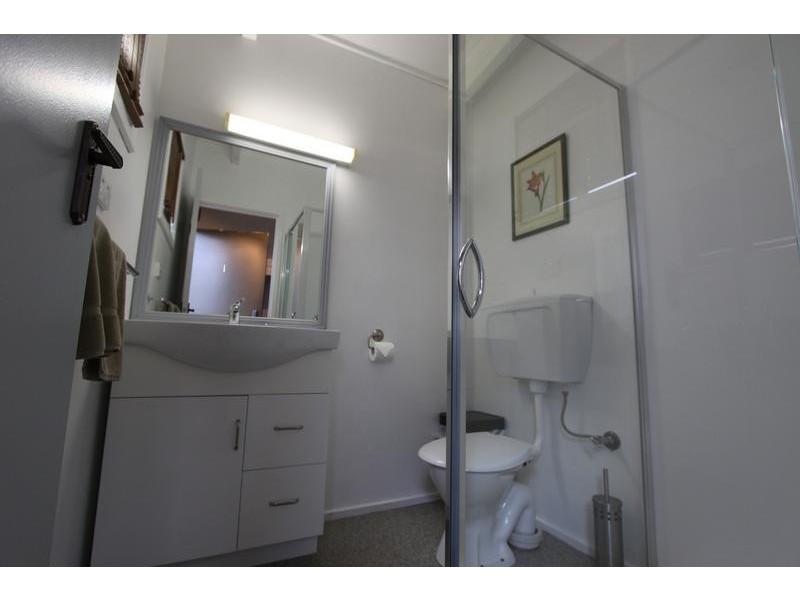 9 and 10/4 Omega st, Merrijig VIC 3723