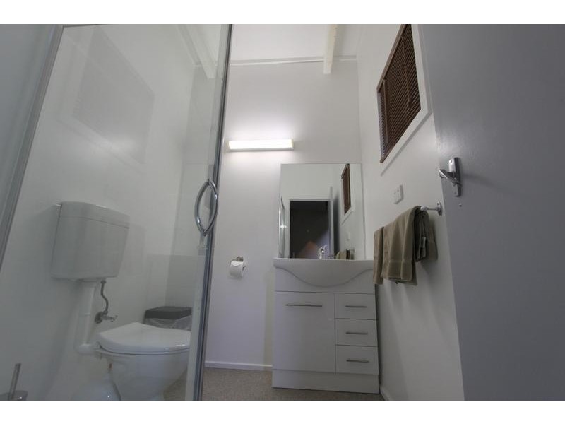 9 and 10/4 Omega st, Merrijig VIC 3723