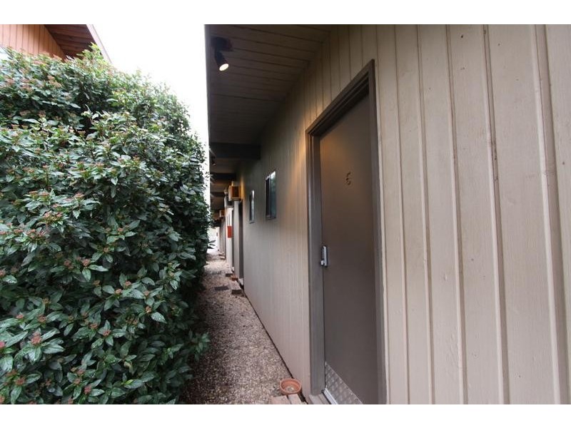 9 and 10/4 Omega st, Merrijig VIC 3723