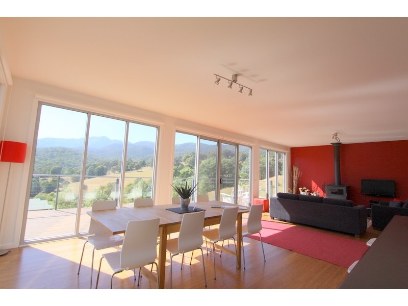 39 Alpine Ridge Drv, Merrijig VIC 3723