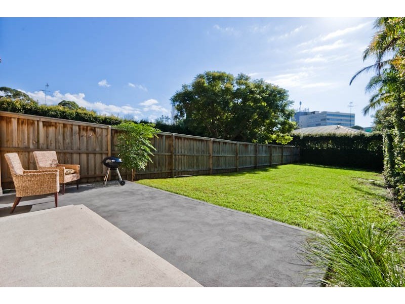 8B Vineyard St, Mona Vale NSW 2103