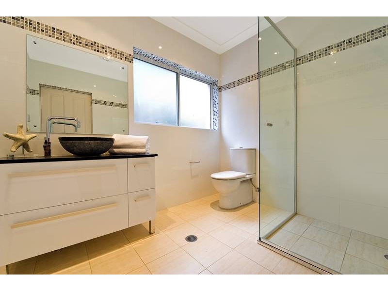37 Kananook Avenue, Bayview NSW 2104