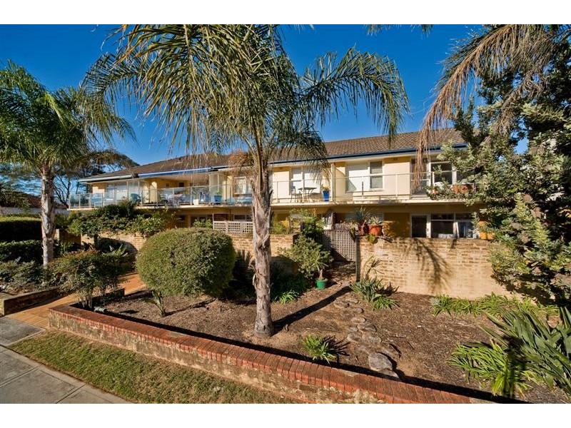 2/45-47 Lagoon Street, Narrabeen NSW 2101