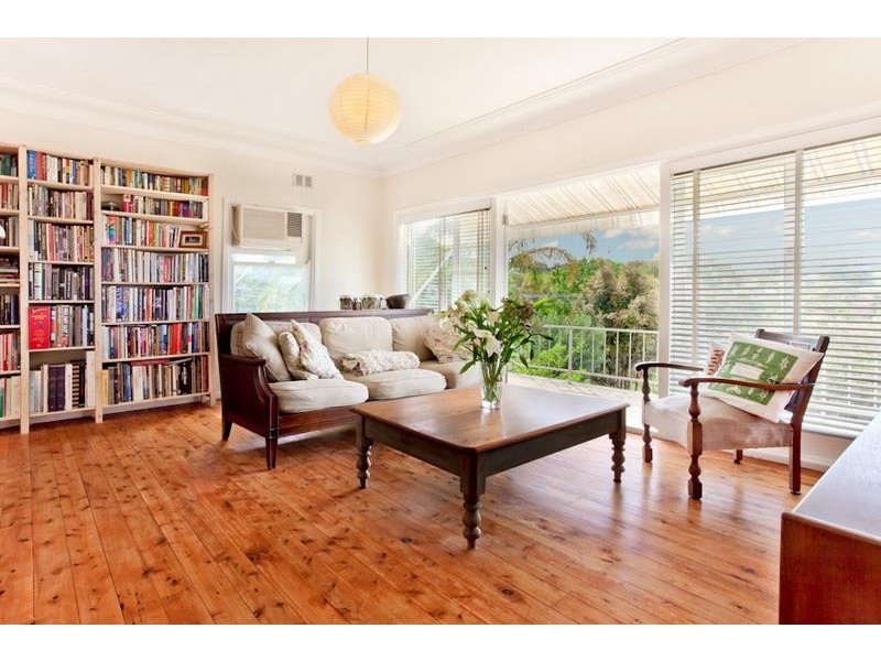 115 Barrenjoey Rd, Mona Vale NSW 2103