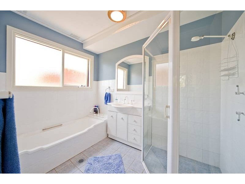 19 Vineyard St aka 1 Lexia Close, Mona Vale NSW 2103