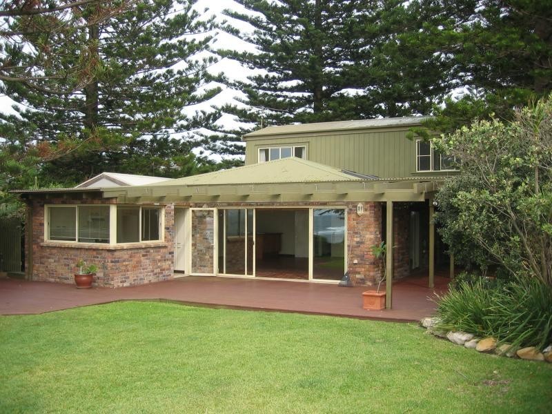9 Surfview Road, Mona Vale NSW 2103