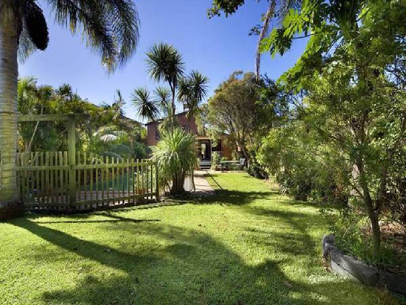 Queens Parade East, Newport NSW 2106