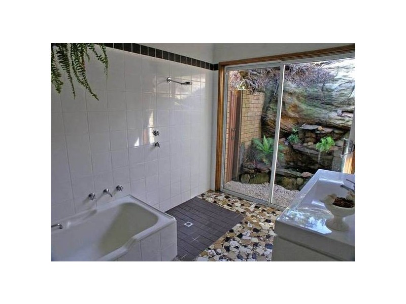 Amaroo Avenue, Elanora Heights NSW 2101