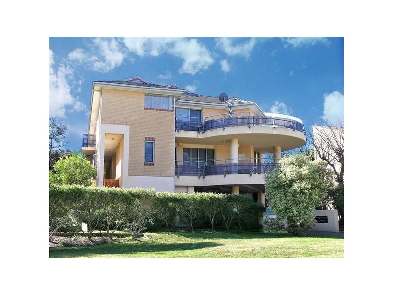 2/5 Terrol Crescent, Mona Vale NSW 2103