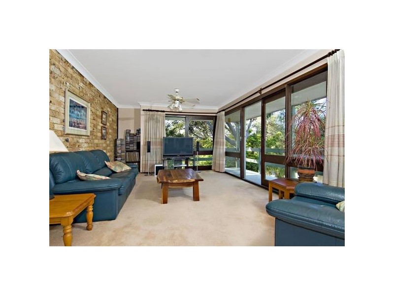 40 Lakeview Pde, Warriewood NSW 2102