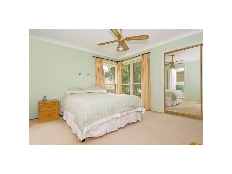 40 Lakeview Pde, Warriewood NSW 2102