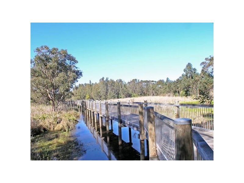 8 Banksia Pde, Warriewood NSW 2102