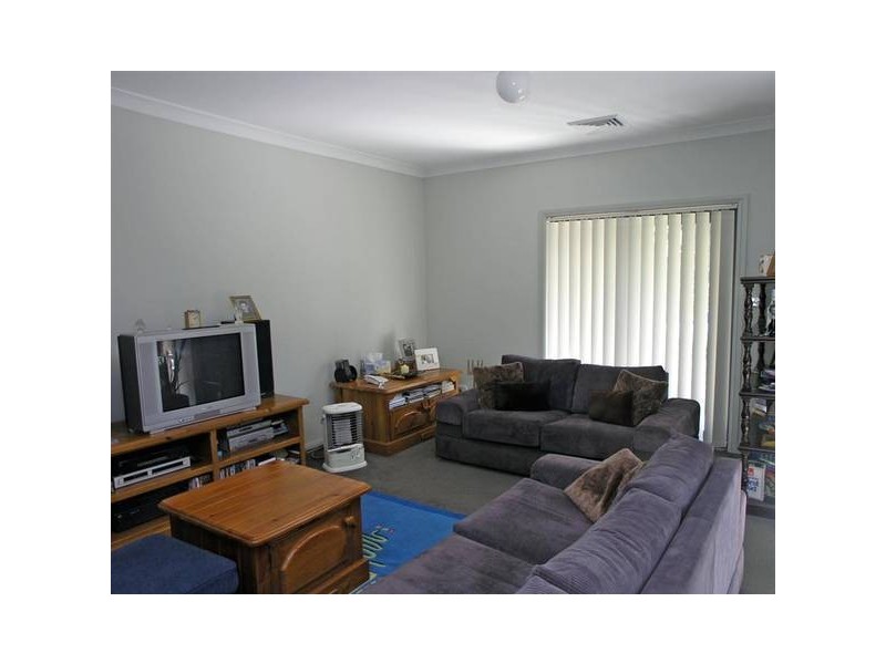 8 Banksia Pde, Warriewood NSW 2102