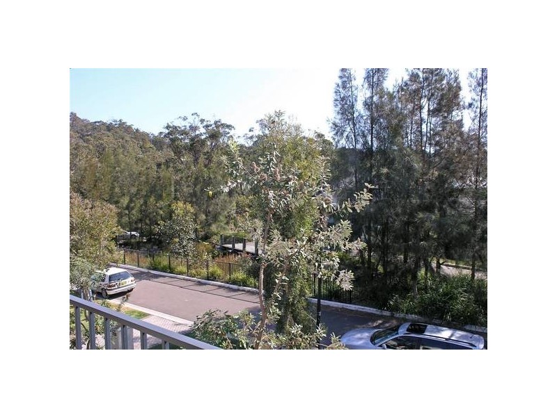 8 Banksia Pde, Warriewood NSW 2102