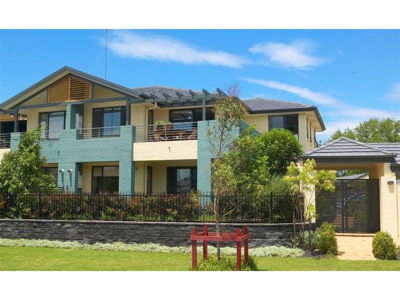 4/3 Fantail Ave, Warriewood NSW 2102