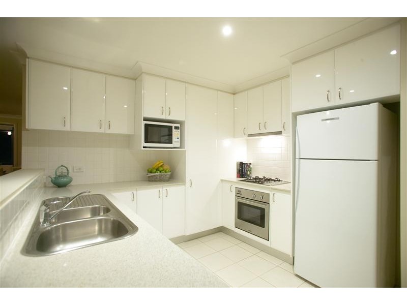 4/3 Fantail Ave, Warriewood NSW 2102