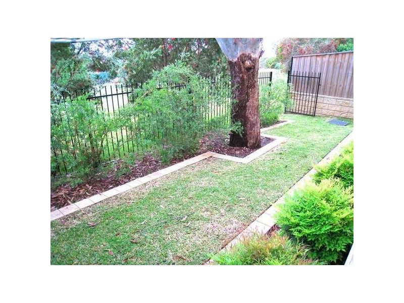 2/153-155 Powderworks Rd, Elanora Heights NSW 2101