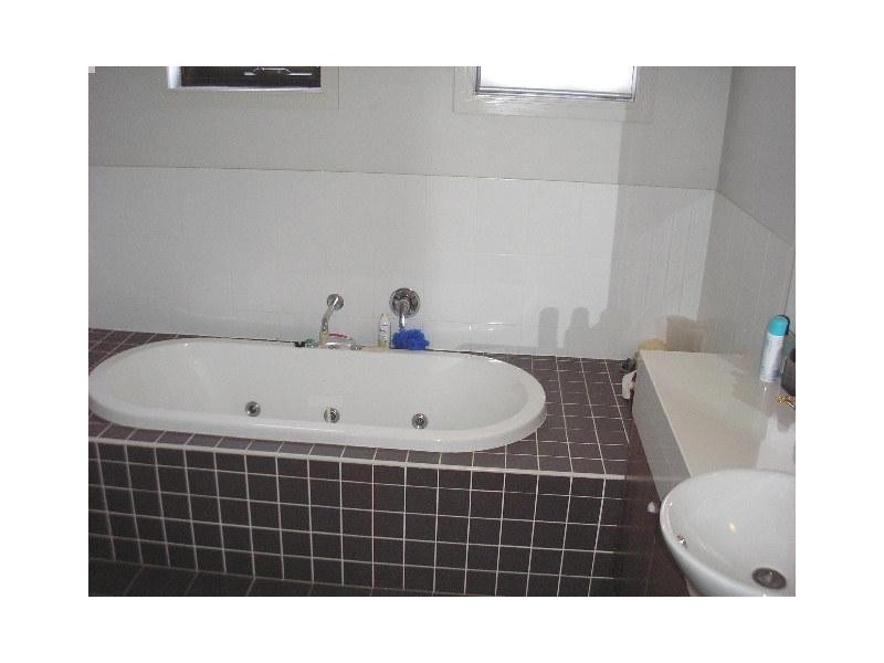 1 Shearwater Drive, Warriewood NSW 2102