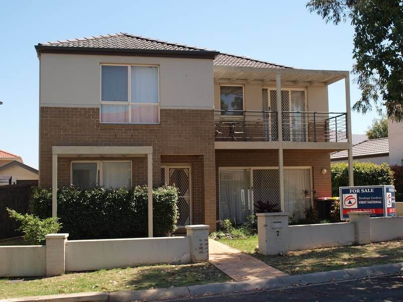 7 Roxburgh Close, Stanhope Gardens NSW 2768