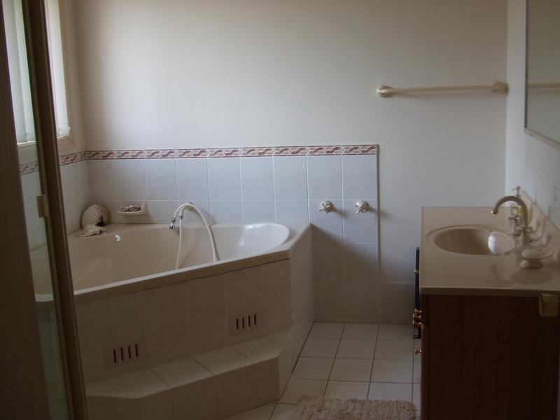 1 Dungara Crescent, Stanhope Gardens NSW 2768