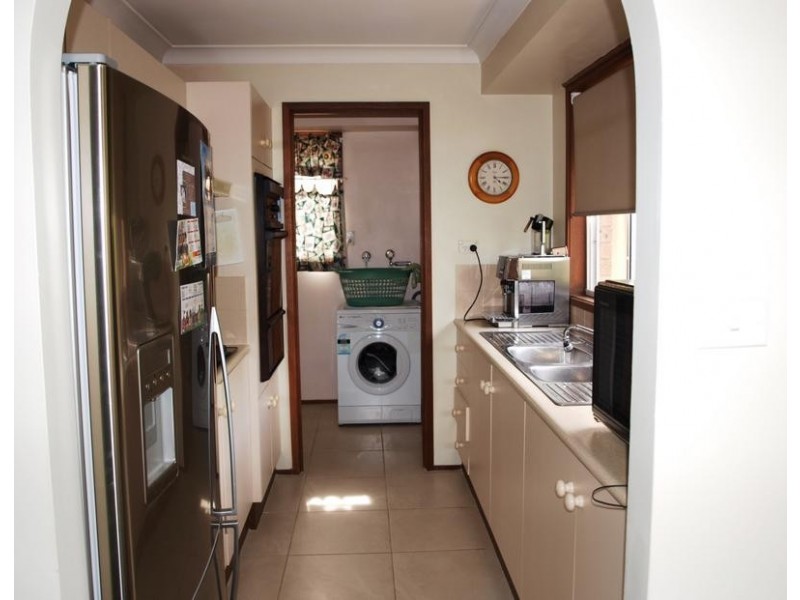 50 Summerfield Ave, Quakers Hill NSW 2763