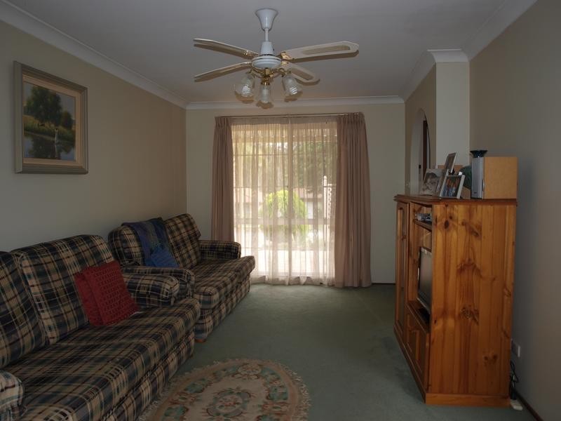 50 Summerfield Ave, Quakers Hill NSW 2763