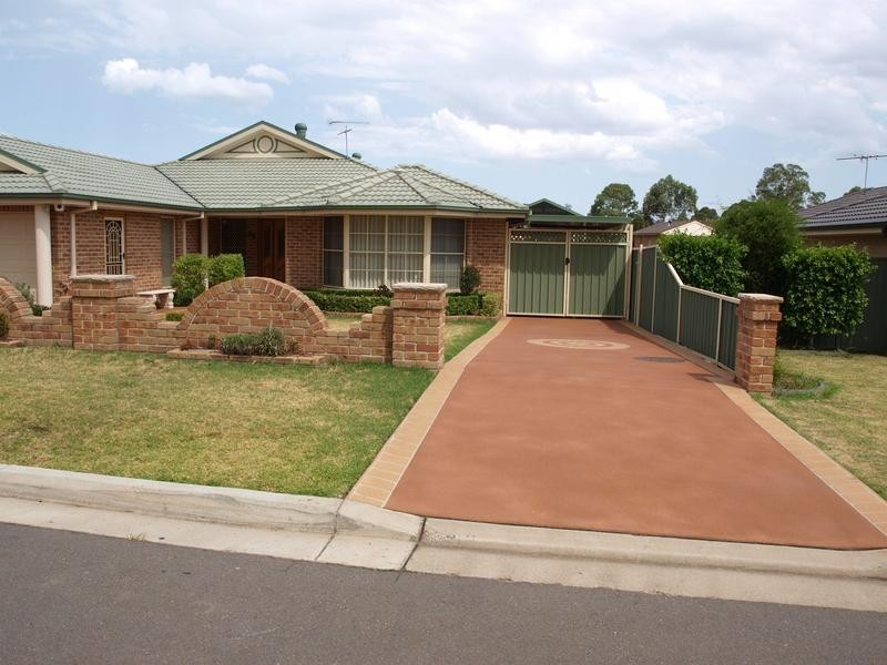 35 Whitehaven Street, Quakers Hill NSW 2763