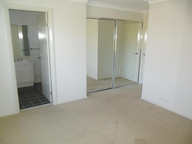 128 Stanhope Parkway, Stanhope Gardens NSW 2768