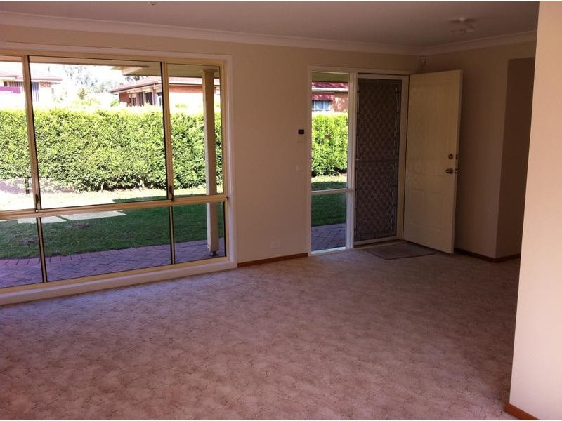 8 Foxwood Avenue, Quakers Hill NSW 2763