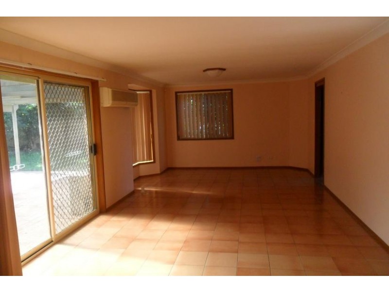 9 Hambro Pl, Glenwood NSW 2768