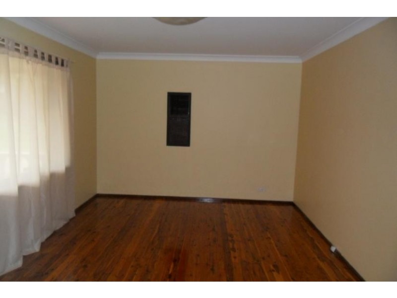 37 Elwood Cres, Quakers Hill NSW 2763