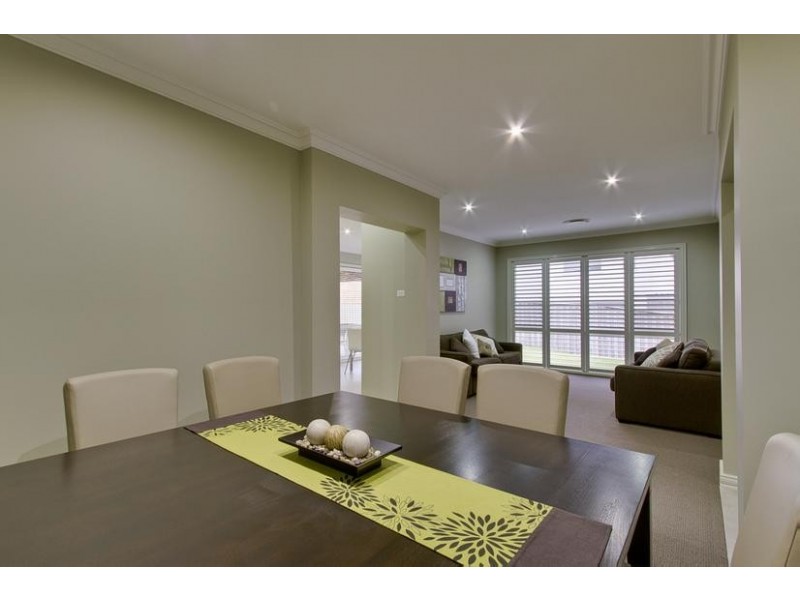 18 Henfield Street, Stanhope Gardens NSW 2768