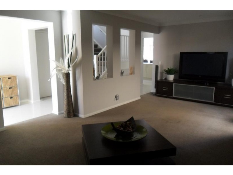 5 Rainford St, Stanhope Gardens NSW 2768