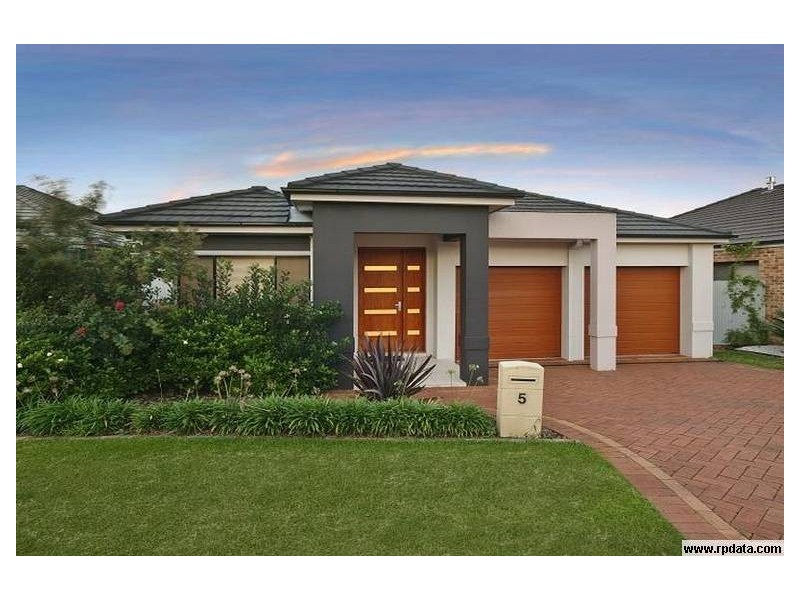 5 Hamish Circuit, Stanhope Gardens NSW 2768