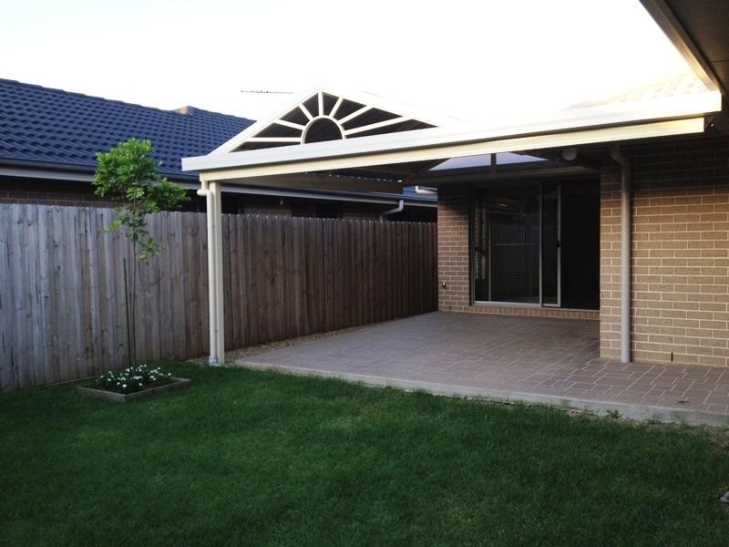 12 Adelong Parade, The Ponds NSW 2769