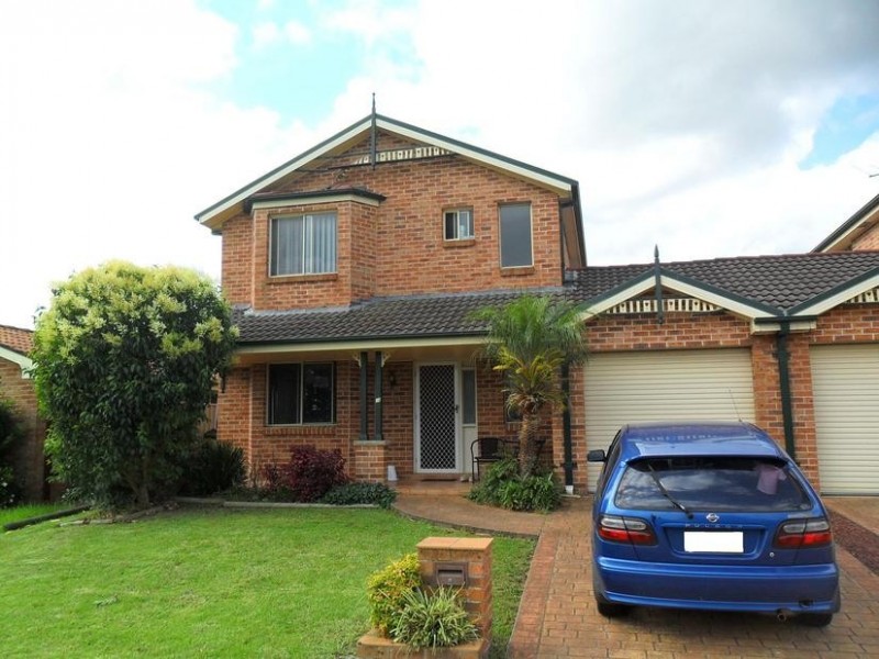 16 Olwen Place, Quakers Hill NSW 2763