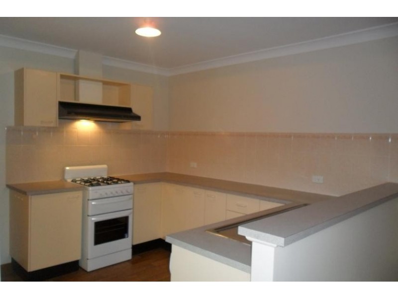 8 Foxwood St, Quakers Hill NSW 2763