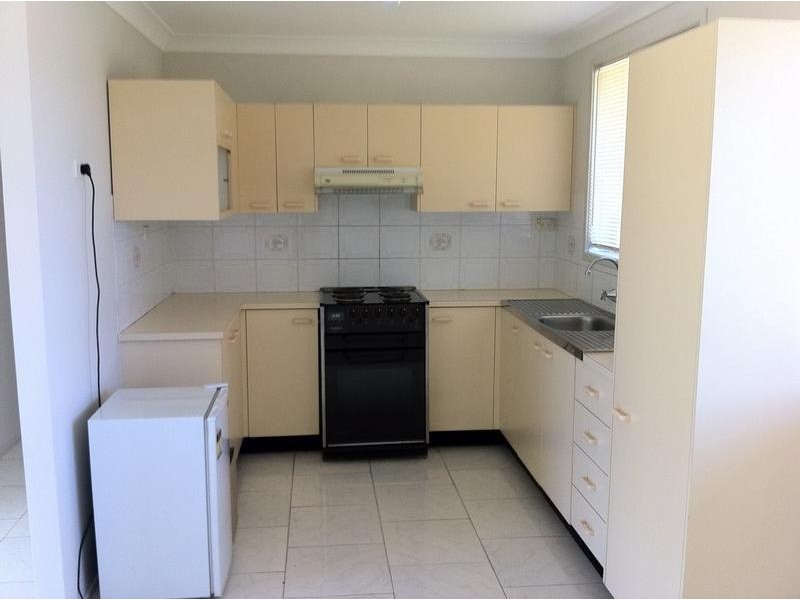 33 Raupach st, Dean Park NSW 2761