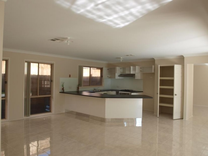 19 Bruton Ave, Kellyville Ridge NSW 2155