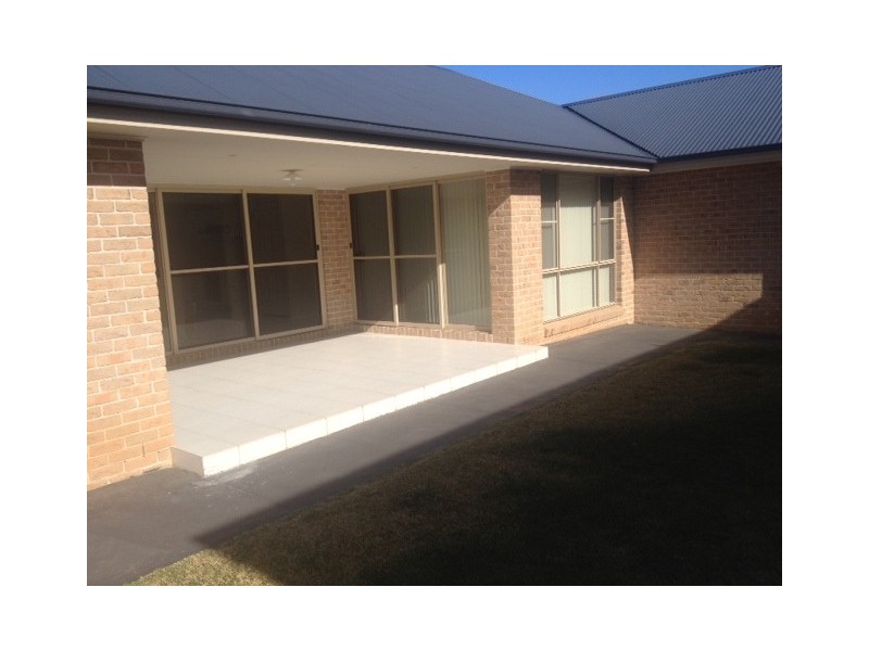 19 Bruton Ave, Kellyville Ridge NSW 2155