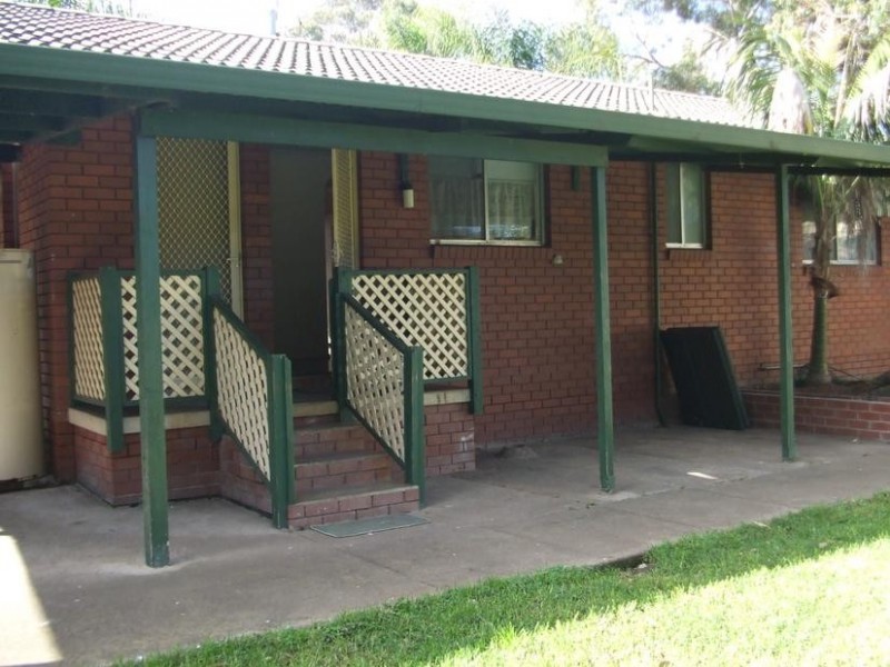 71 Railway Rd, Quakers Hill NSW 2763